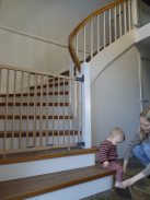 Magas biztonsági kapu lépcsőhöz BabyDan Mona, fa, 65-110 cm