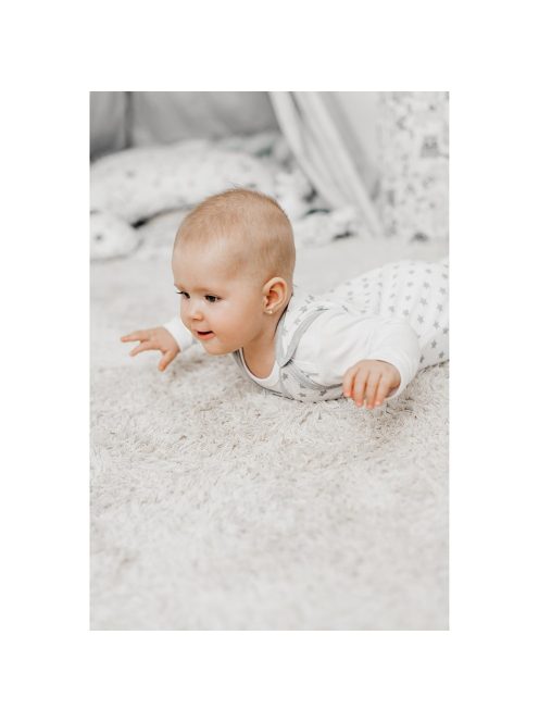 Baba rugdalózó New Baby Classic II szürke csillagokkal