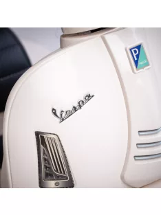 Gyermek elektromos motor Baby Mix Vespa fehér
