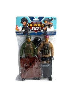 Katonai klt. 2 db fig. + kieg., 17x21+ cm zacsk.