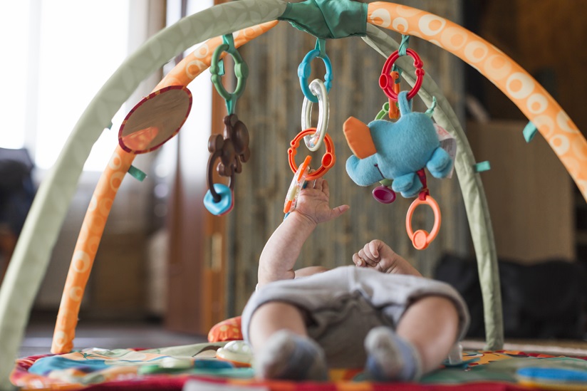 A tökéletes egyensúly: Útmutató a csecsemők egészséges alvási és ébrenléti ciklusaihoz